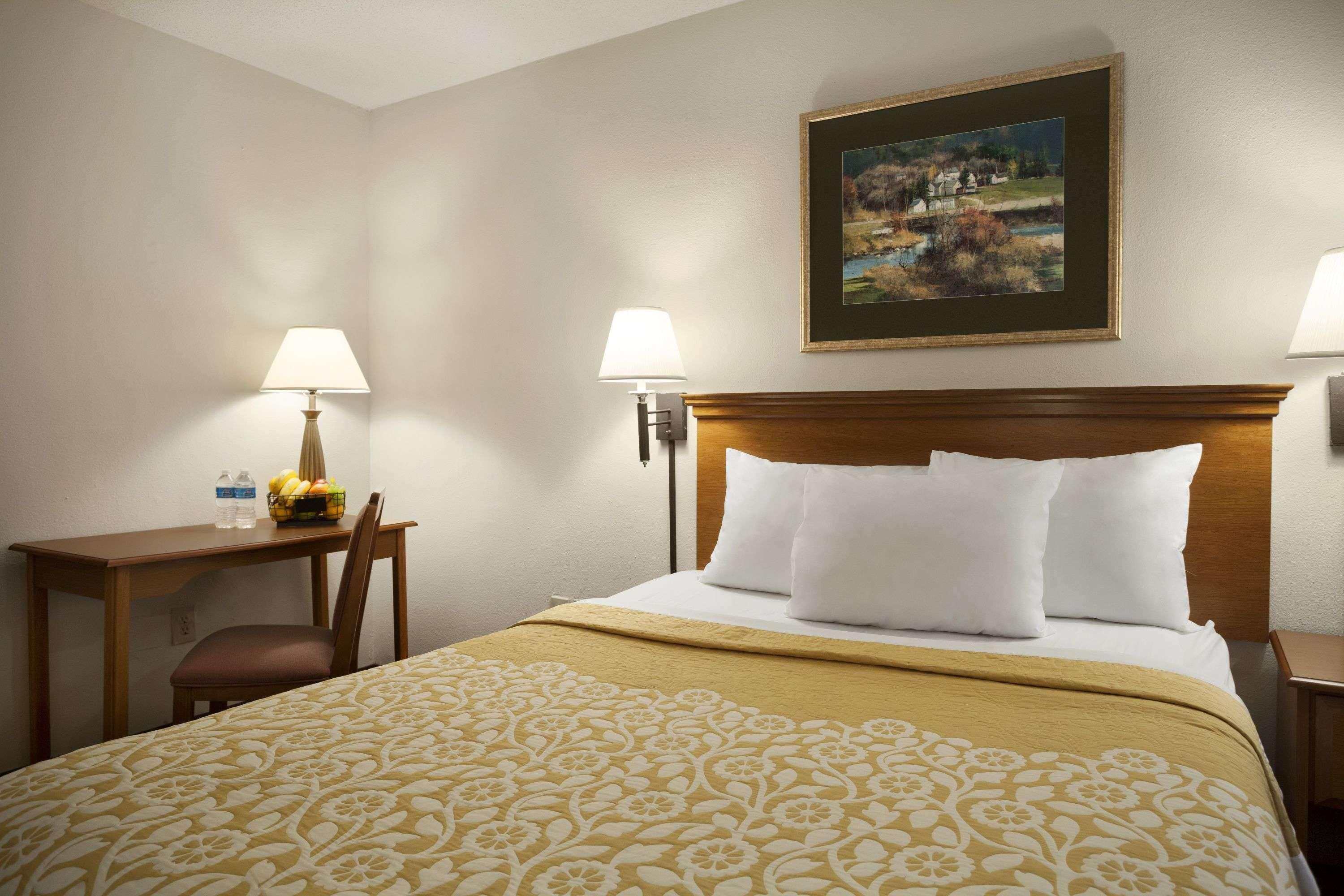 Days Inn By Wyndham Westend Alexandria,Va Washington Dc Area Екстер'єр фото