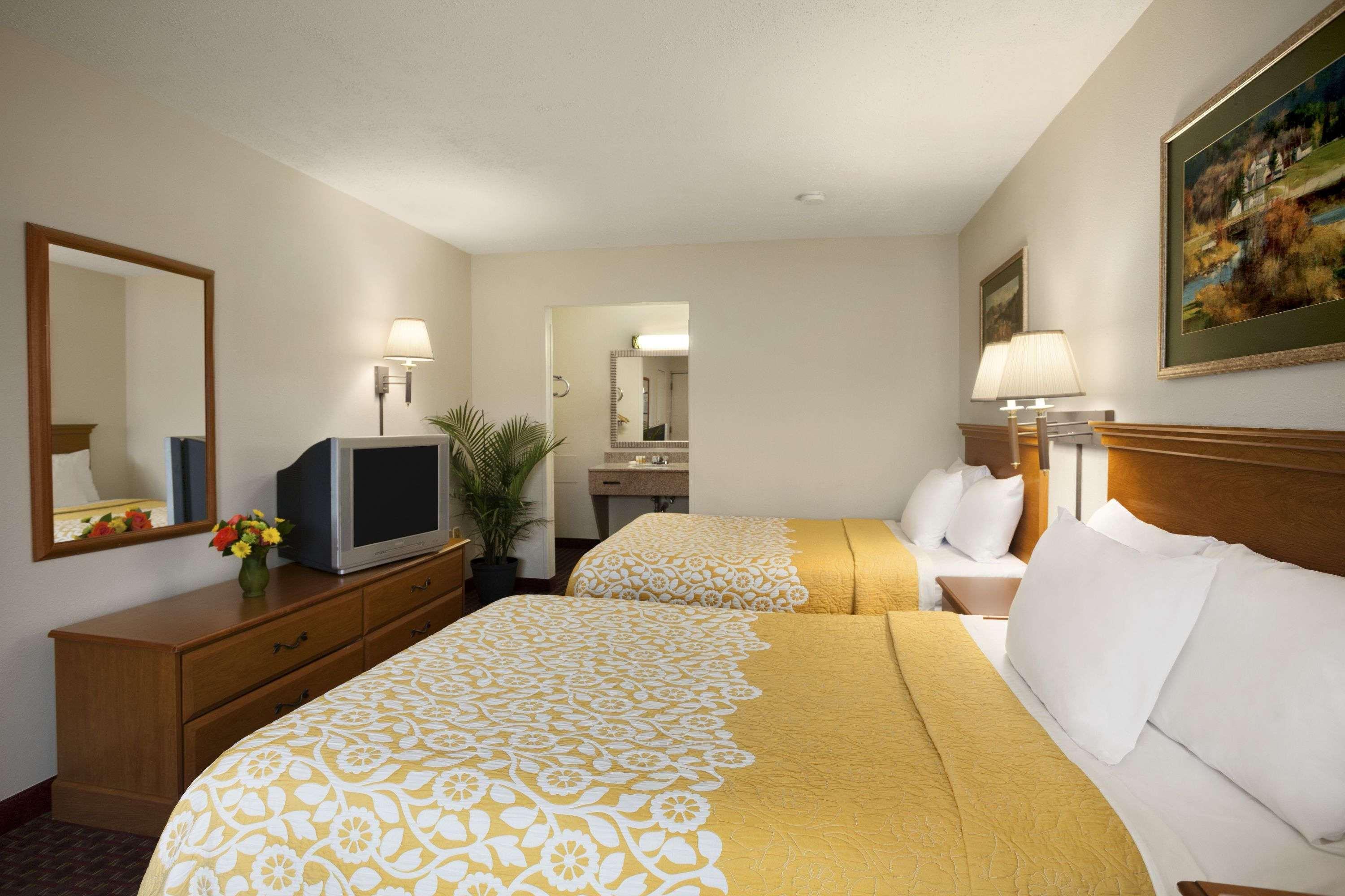 Days Inn By Wyndham Westend Alexandria,Va Washington Dc Area Екстер'єр фото