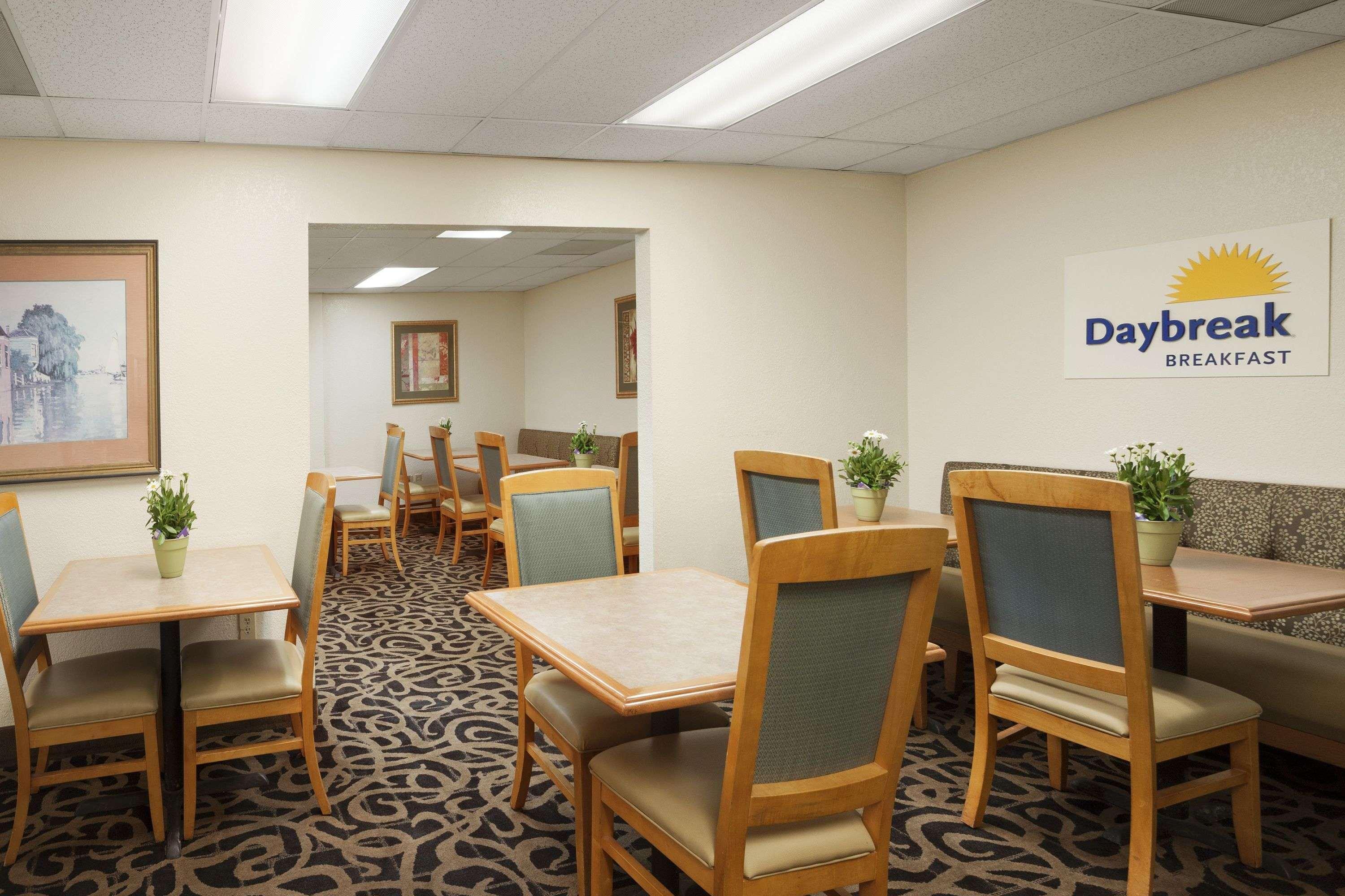 Days Inn By Wyndham Westend Alexandria,Va Washington Dc Area Екстер'єр фото