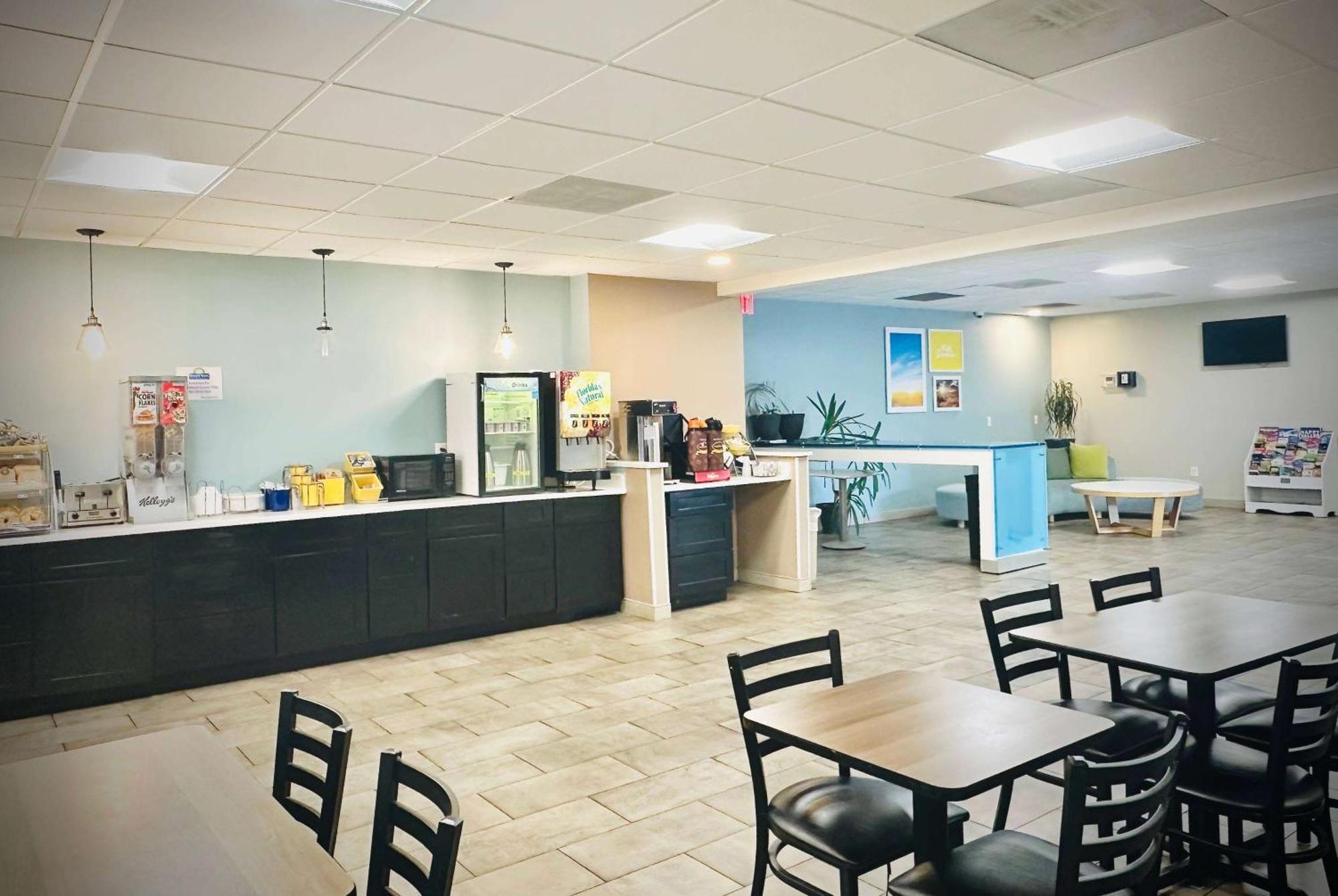 Days Inn By Wyndham Westend Alexandria,Va Washington Dc Area Екстер'єр фото