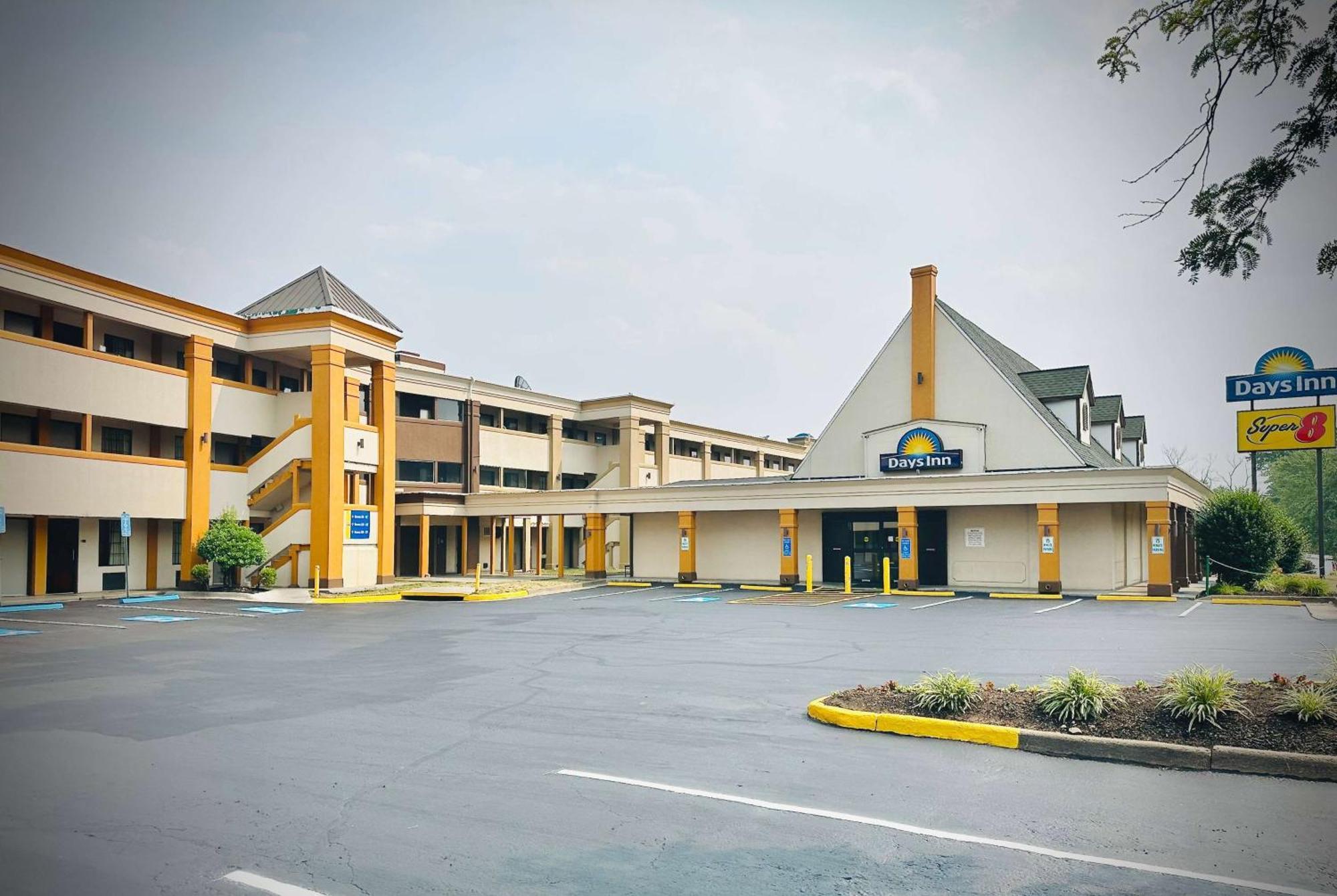 Days Inn By Wyndham Westend Alexandria,Va Washington Dc Area Екстер'єр фото